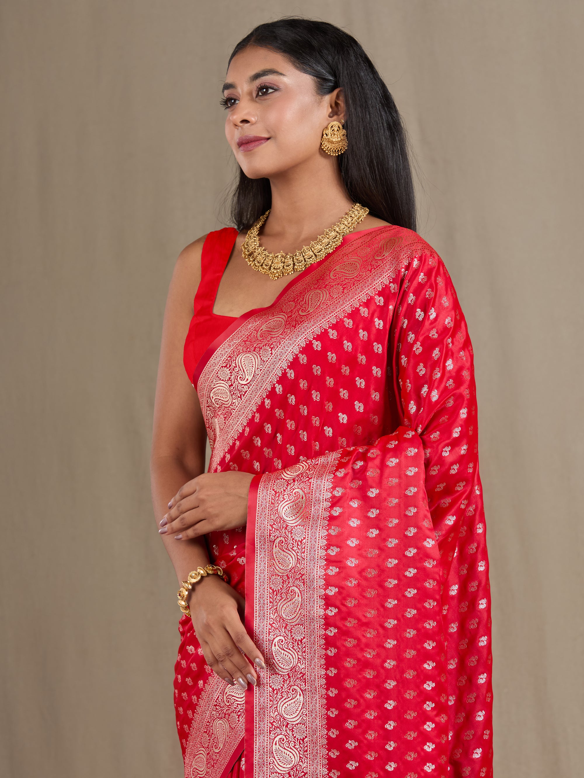 Swara - Red