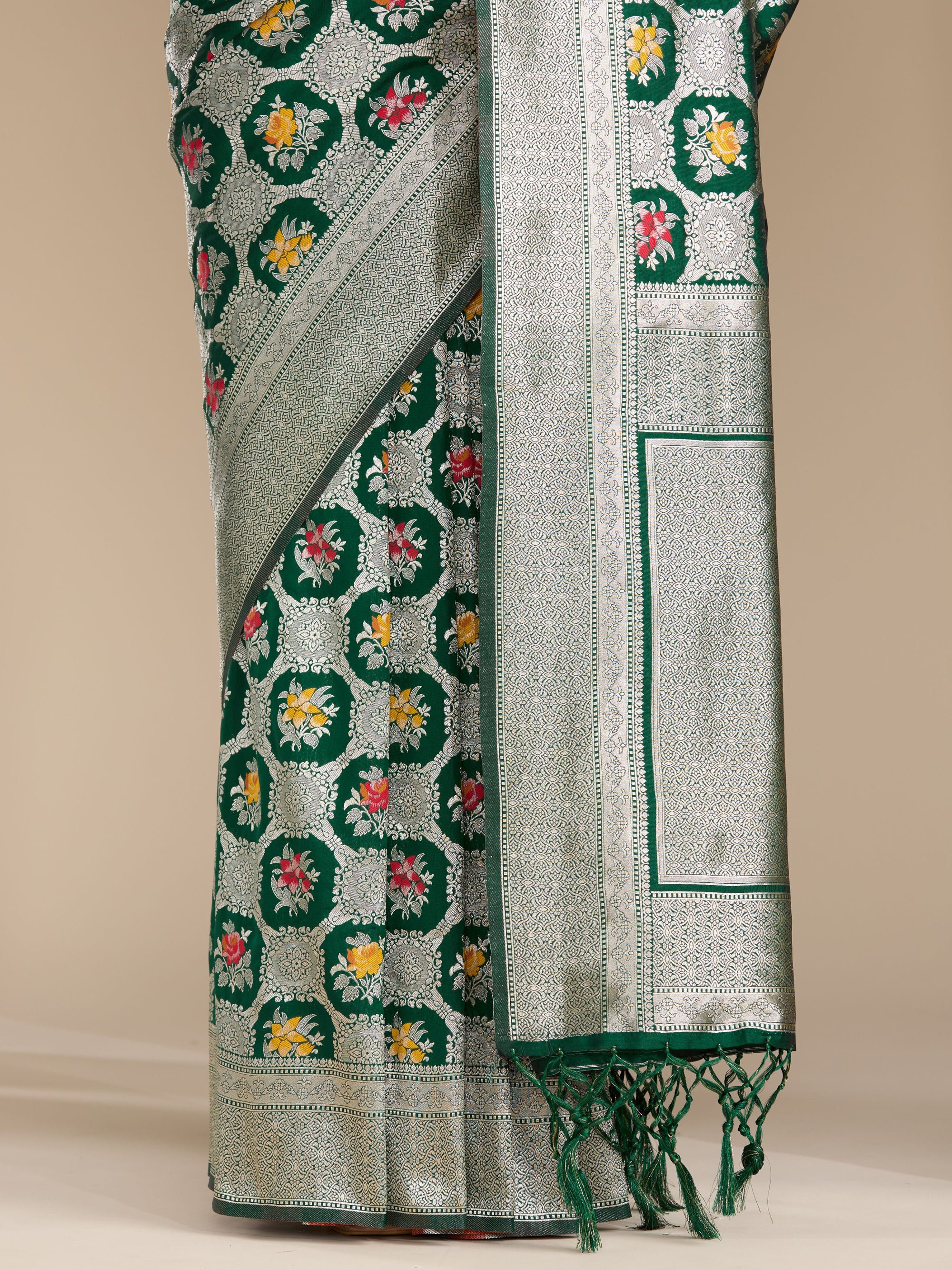 Vamika - Emerald Green