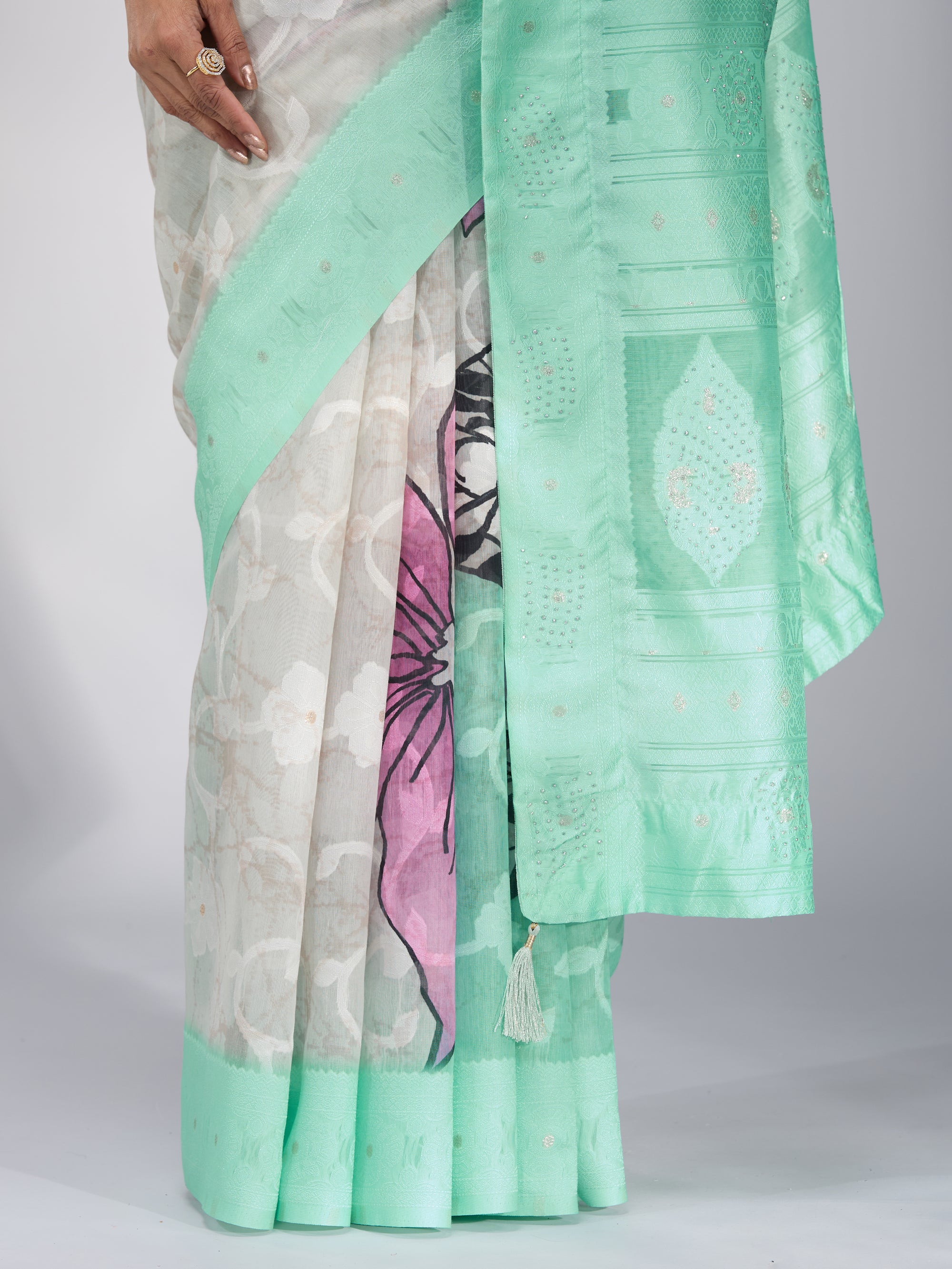 Bahaara - Beige & Green