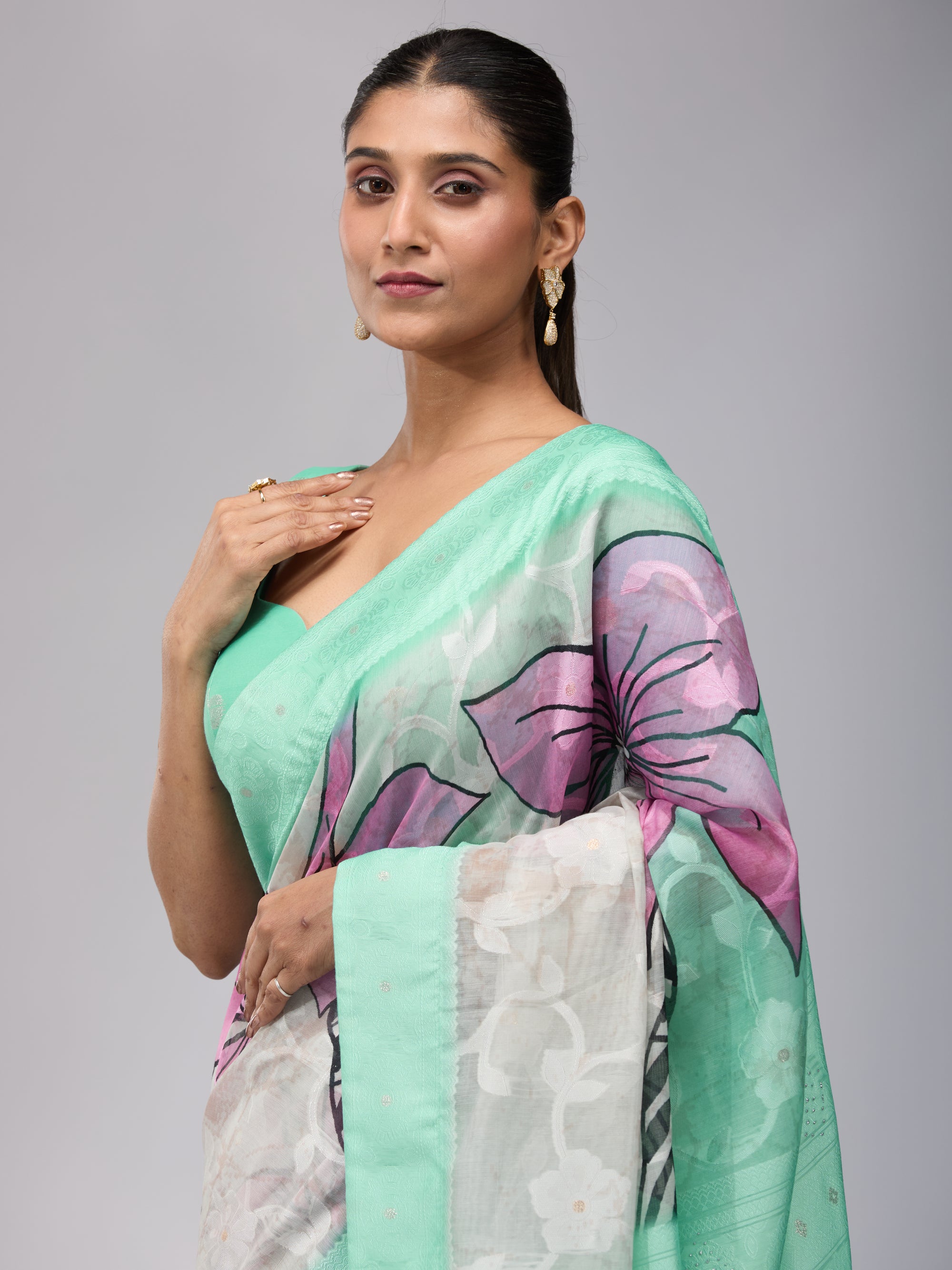 Bahaara - Beige & Green