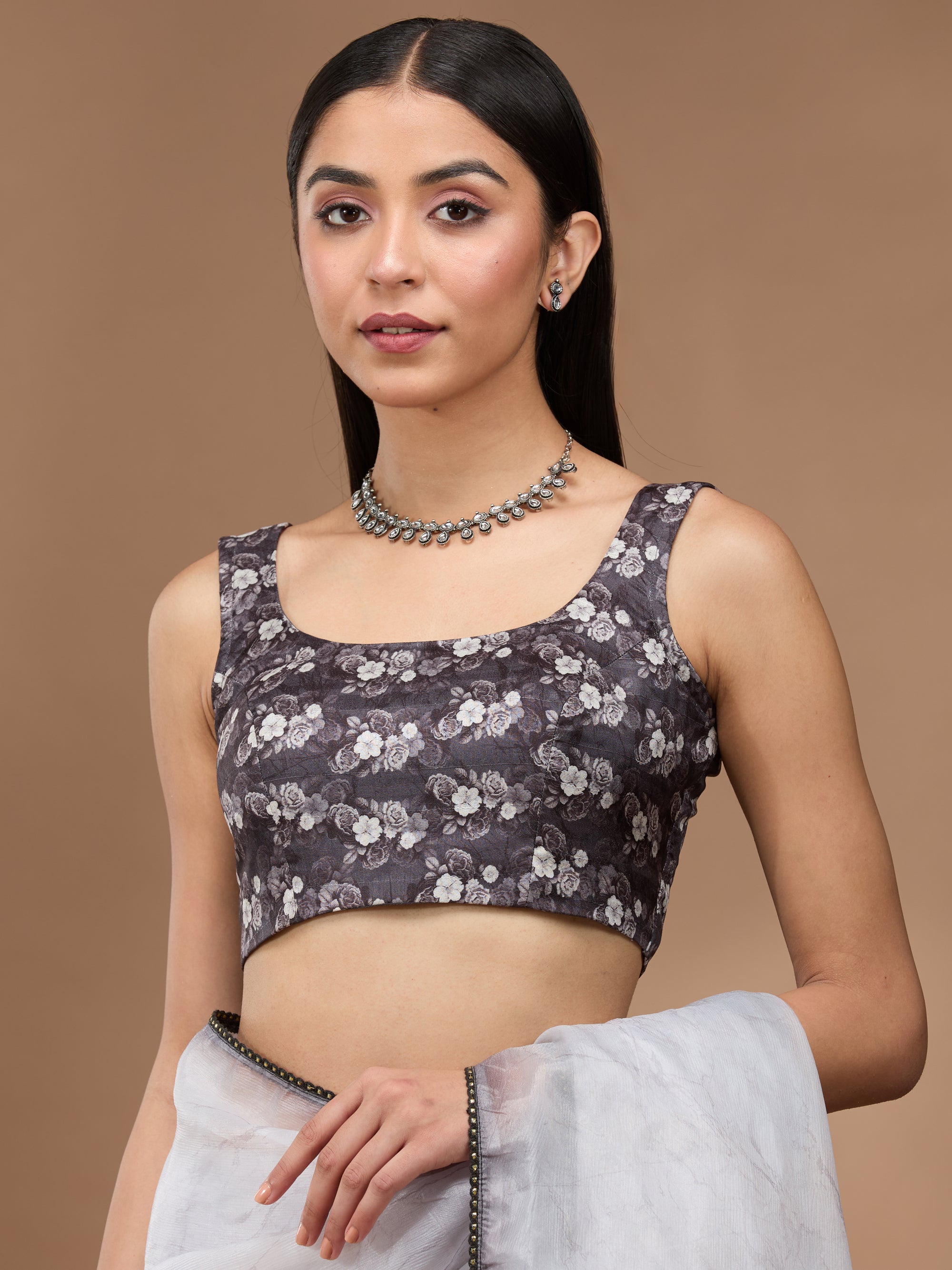 Julia - Grey & Black