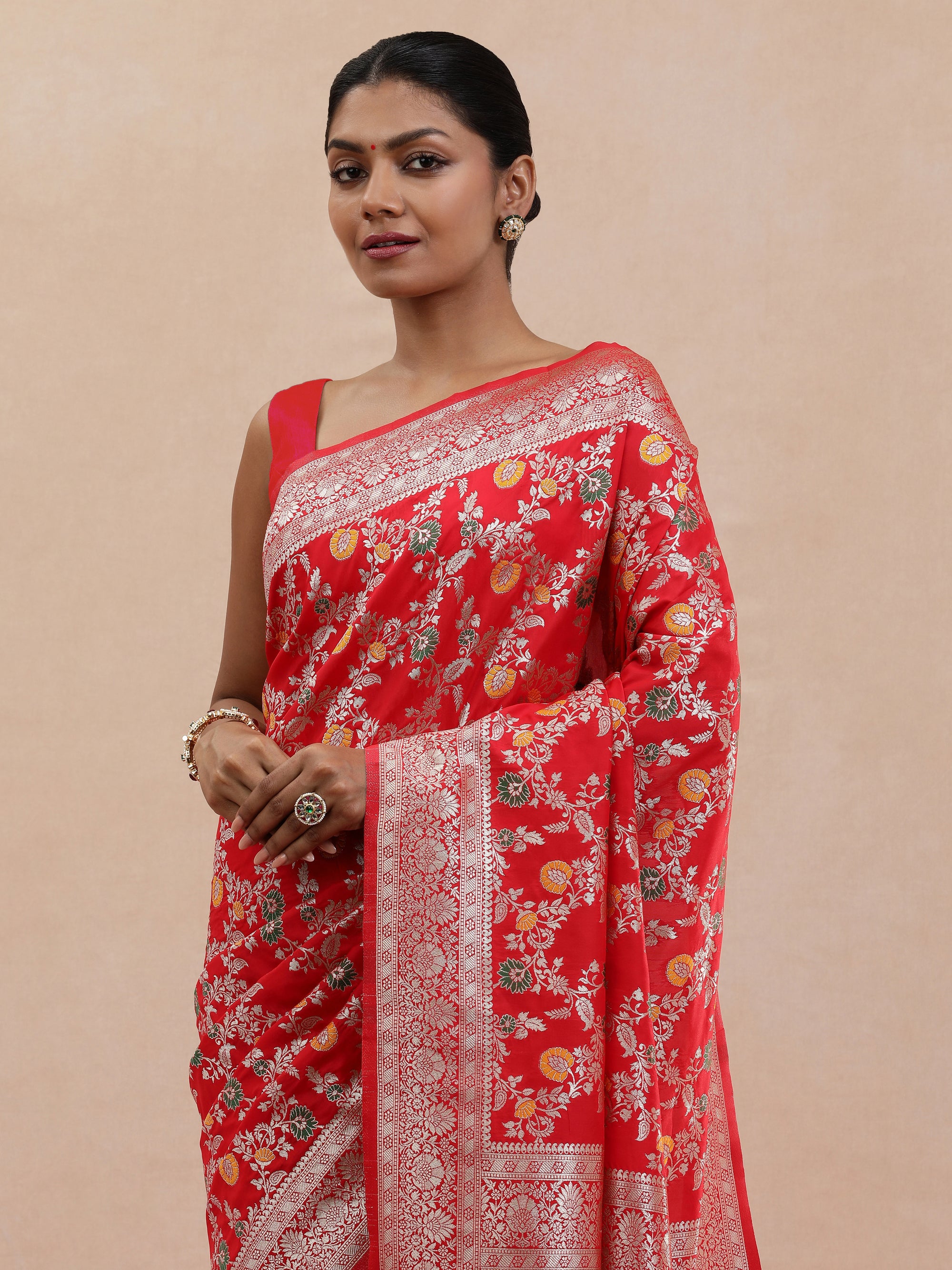 Vyara - Red