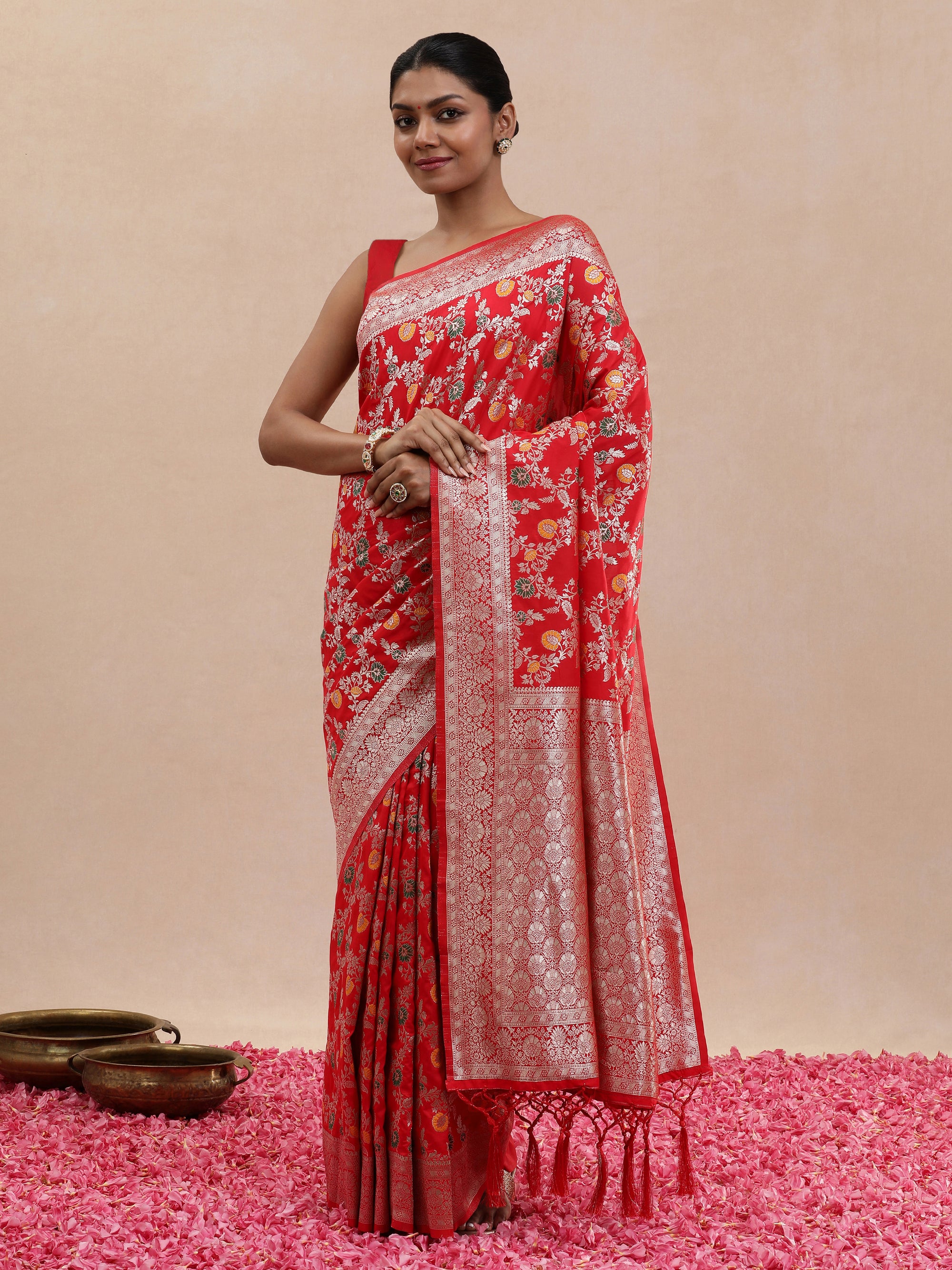 Vyara - Red