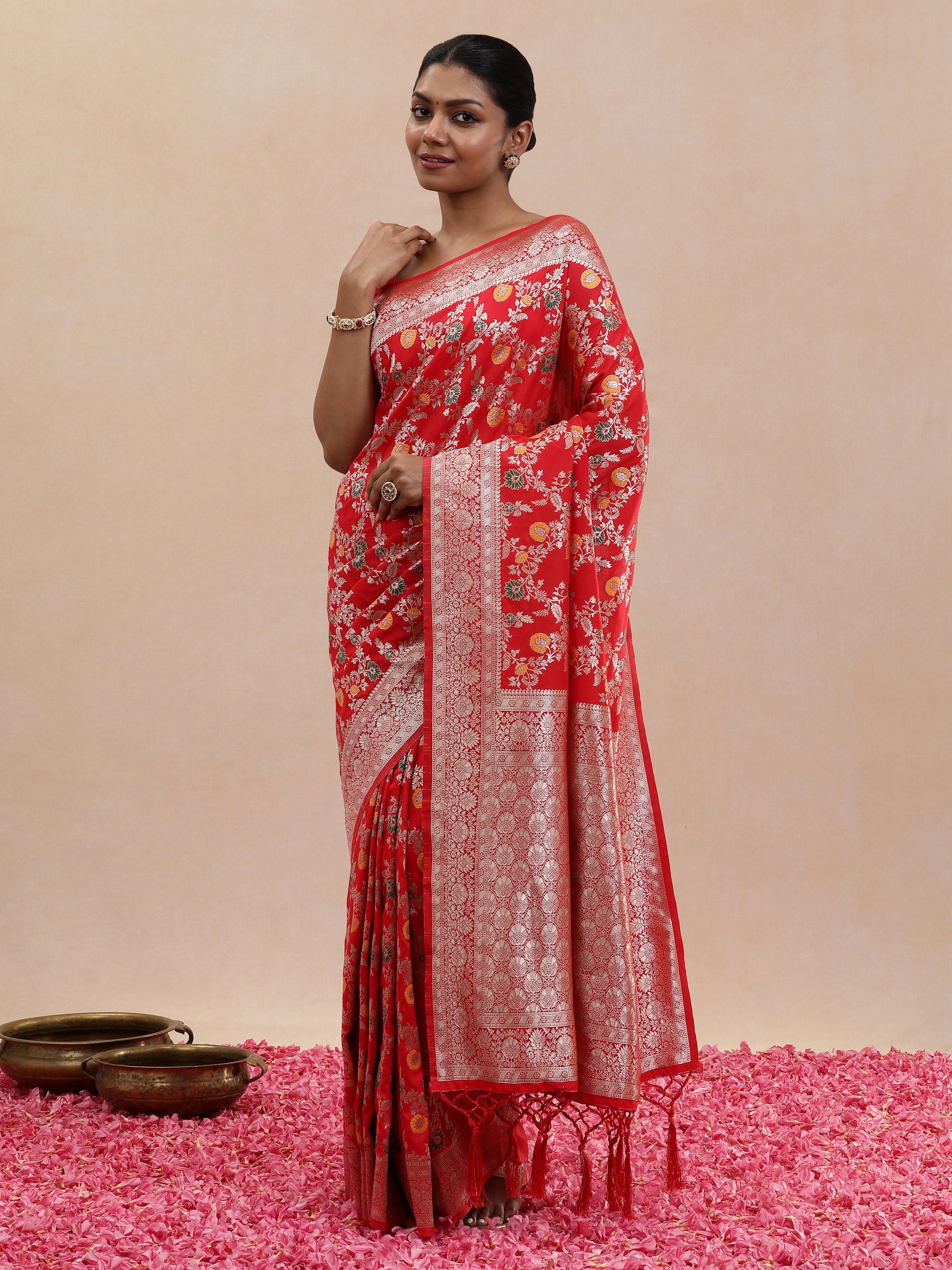 Vyara - Red