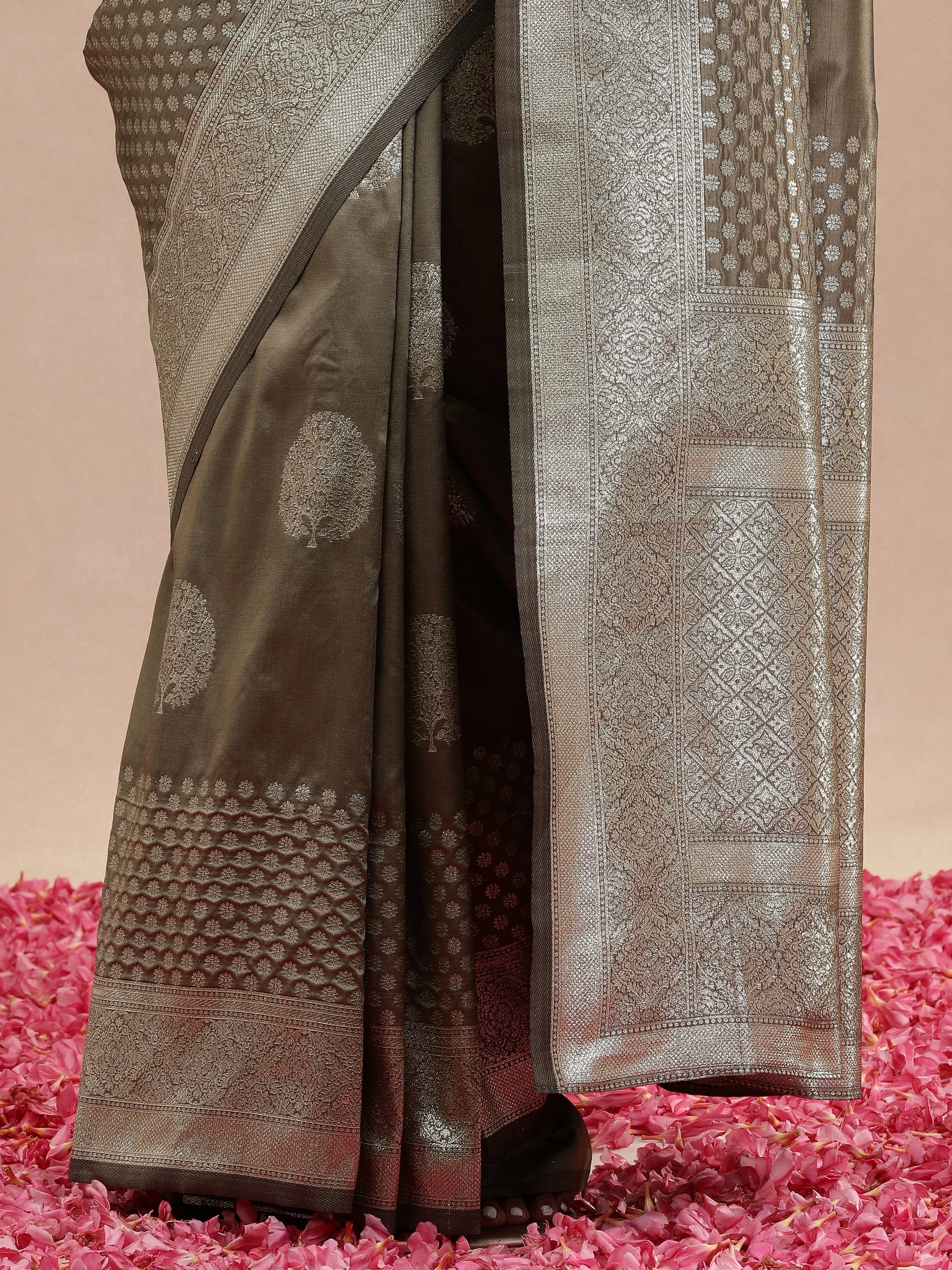 Taruh - Antique Gold