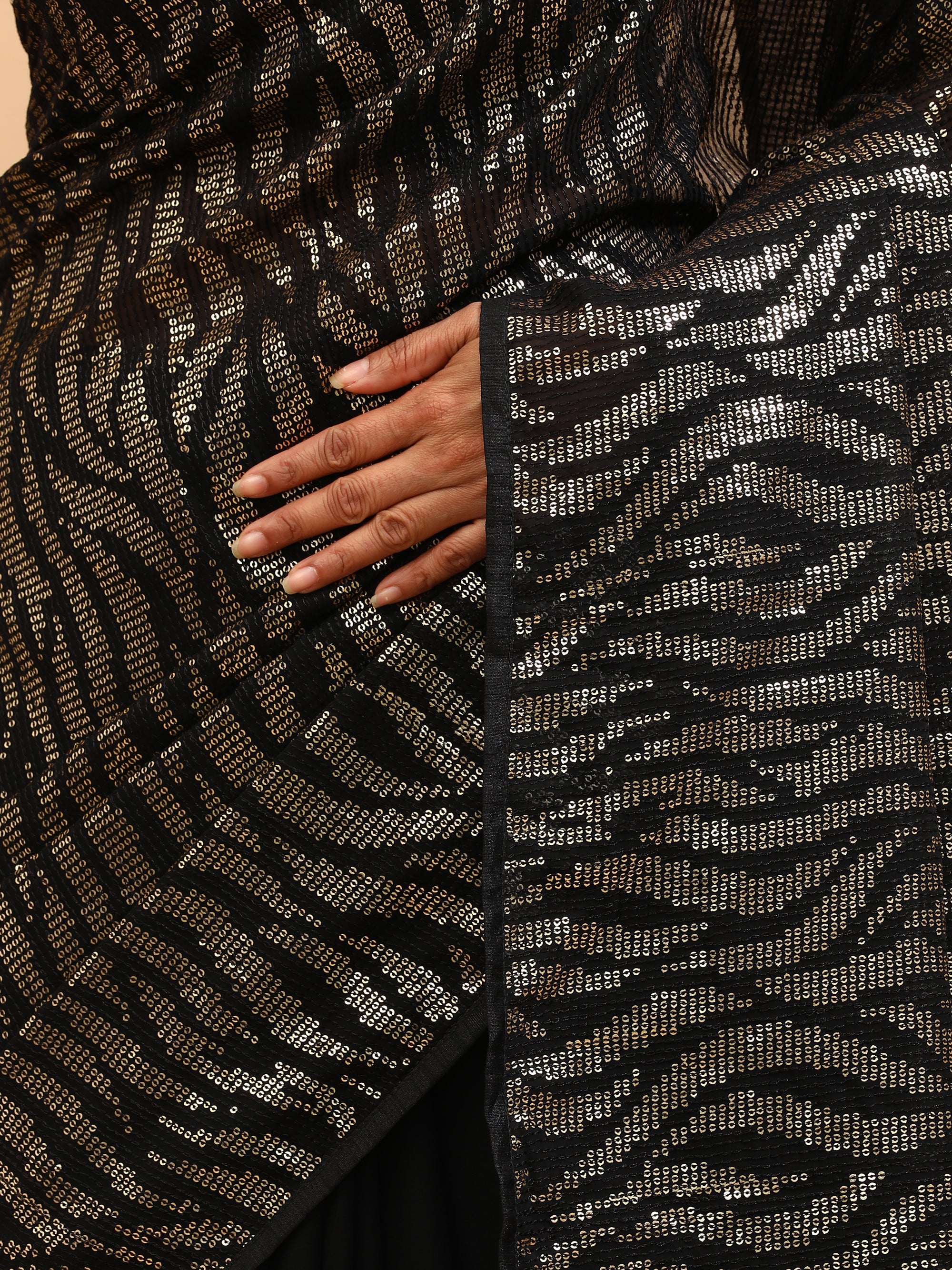 Cascading Waves - Black