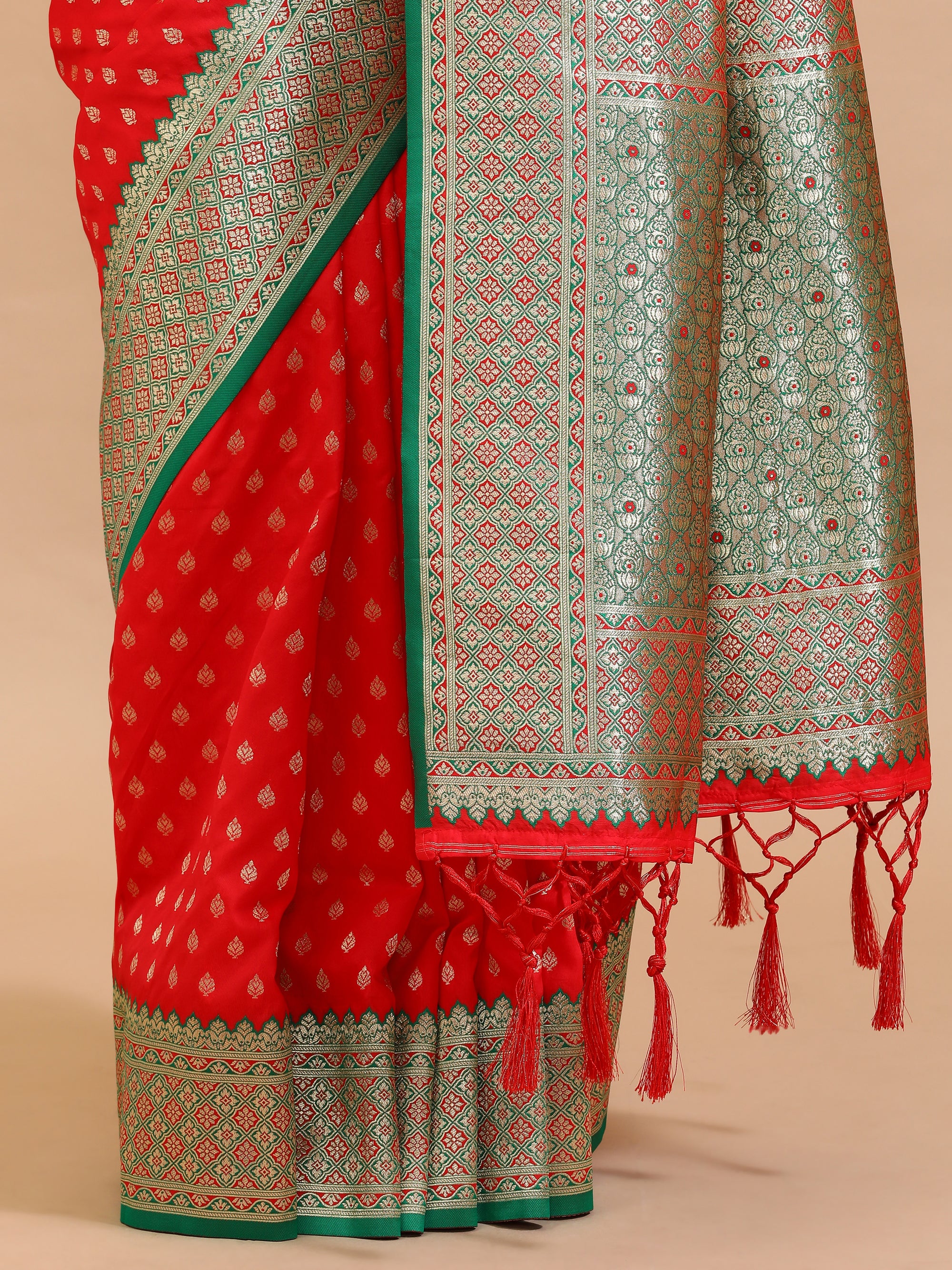 Aarzoo - Red