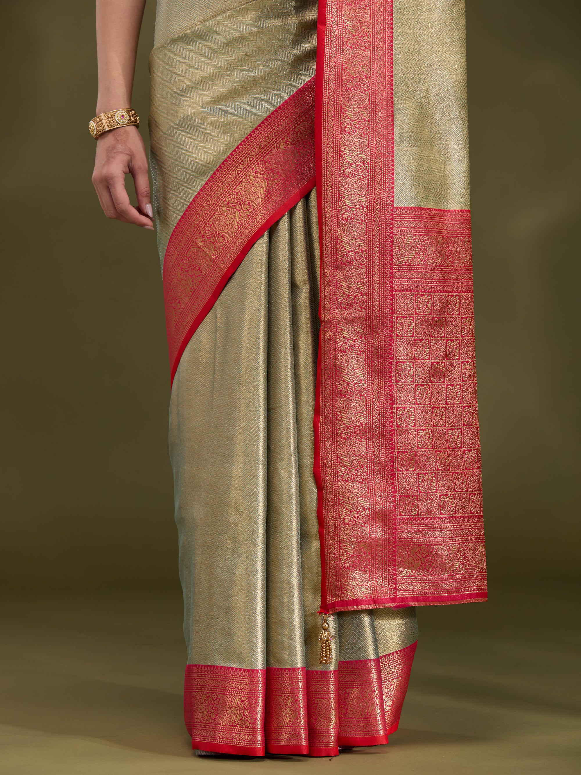 Rukmini - Pista Green &amp; Red